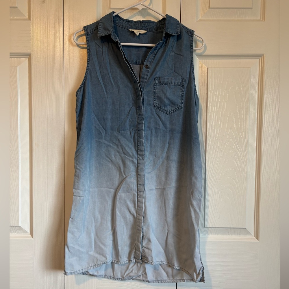 BeachLunchLounge ombre lyocell button up tunic size Small chambray